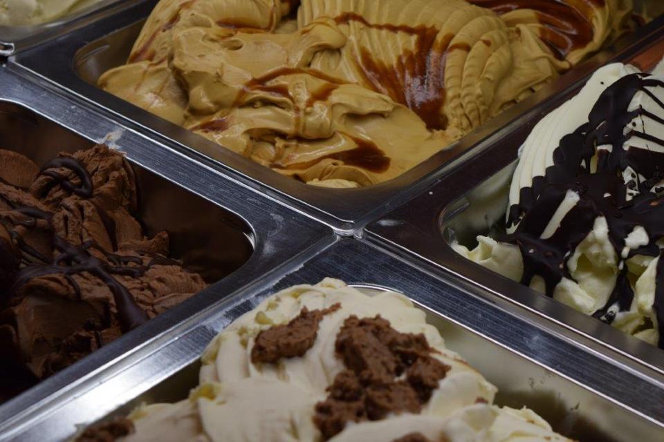 Which flavour would you choose? Salted Caramel, Stracciatella, Bueno Bianco or Ferrero Rocher? It's a hard life working in a Gelateria!