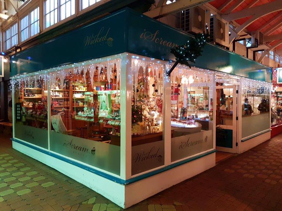 Our Christmas decorations – make sure you vote in the Oxford Covered Market’s Christmas Window Competition to be in with a chance of winning £100 worth of vouchers to spend in the Market! See our ‘News’ section for details.